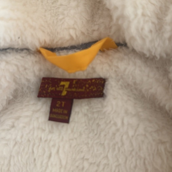 🔥7 For All Mankind Yellow Plush Soft Puffy Coat Jacket Baby size 2T - Picture 5 of 6